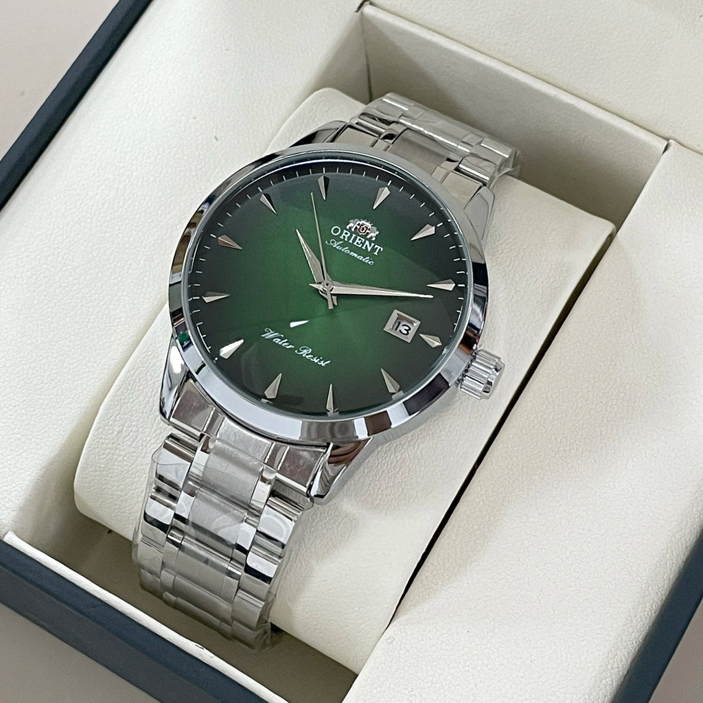 Montre – Cadran Noir, Bracelet Acier